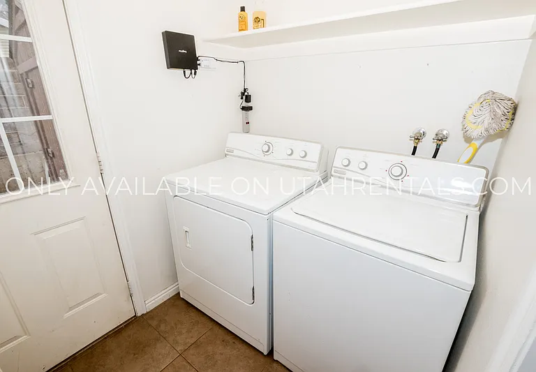 1057 S 810 E — Photo 18