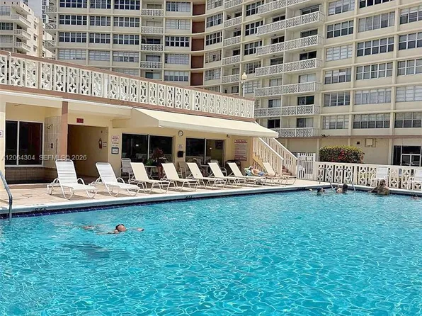 1817 S Ocean Dr APT 824, Hallandale, FL 33009