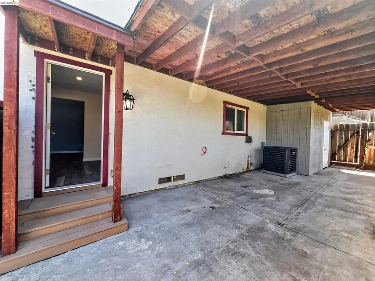 2322 Peachtree Cir #ADU — Photo 3