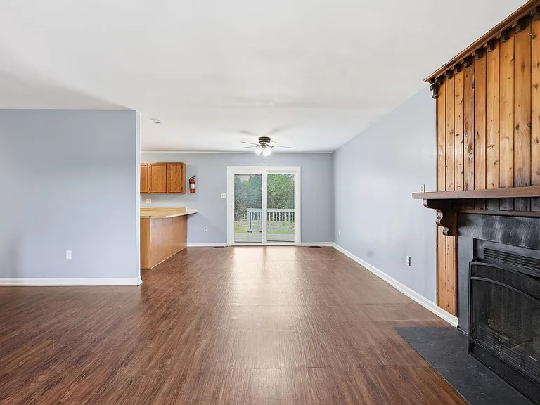 11259 Edgewood Dr — Photo 7