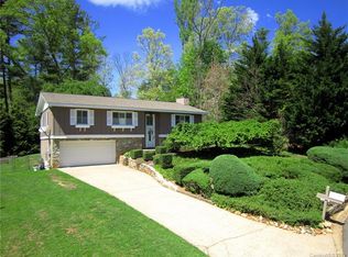 11 Forest Ridge Ct, Arden, NC 28704