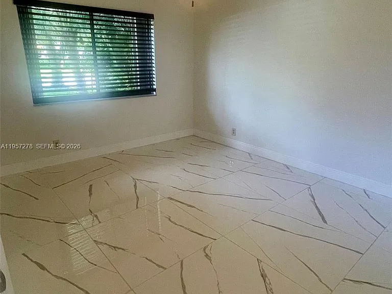 403 Lakeview Dr #106 — Photo 11