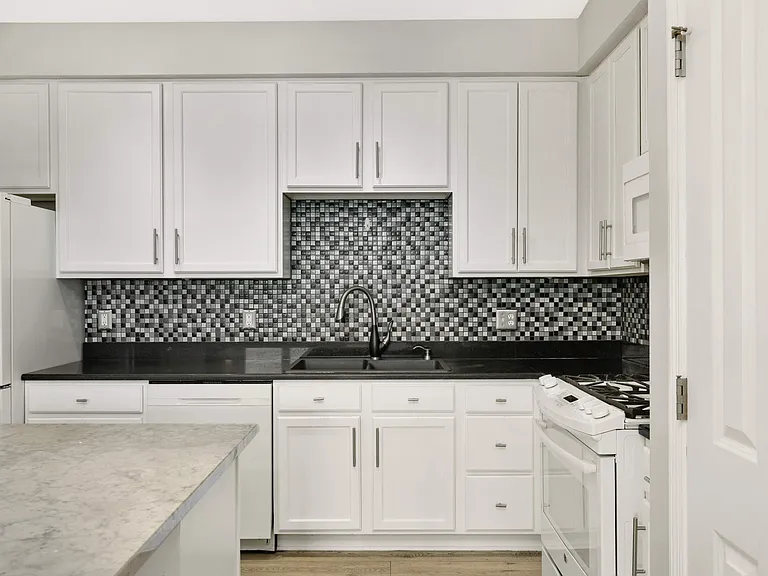 500 E Grant St — Photo 24