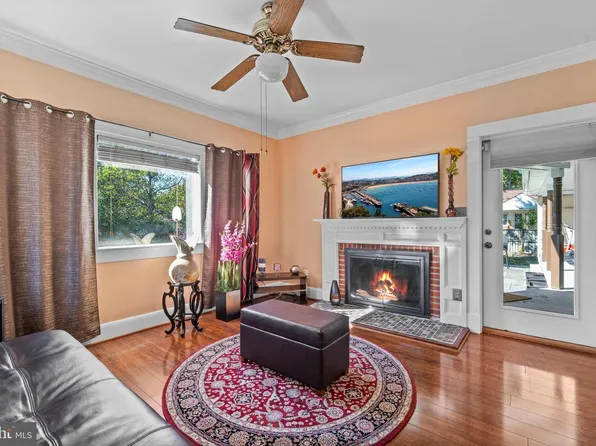 803 Washington Ave, La Plata, MD 20646