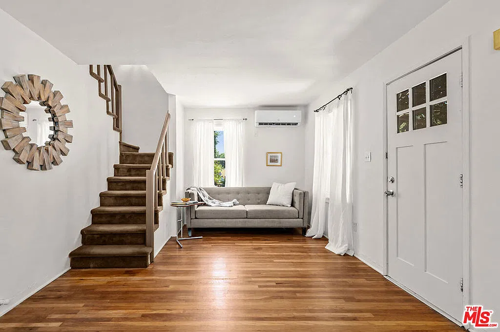 3 bed, 2.0 bath, 1200 sqft, $4,480 — Photo 3