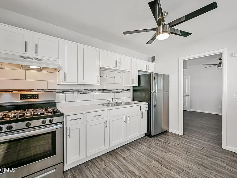 1744 W Glendale Ave #2 — Photo 2