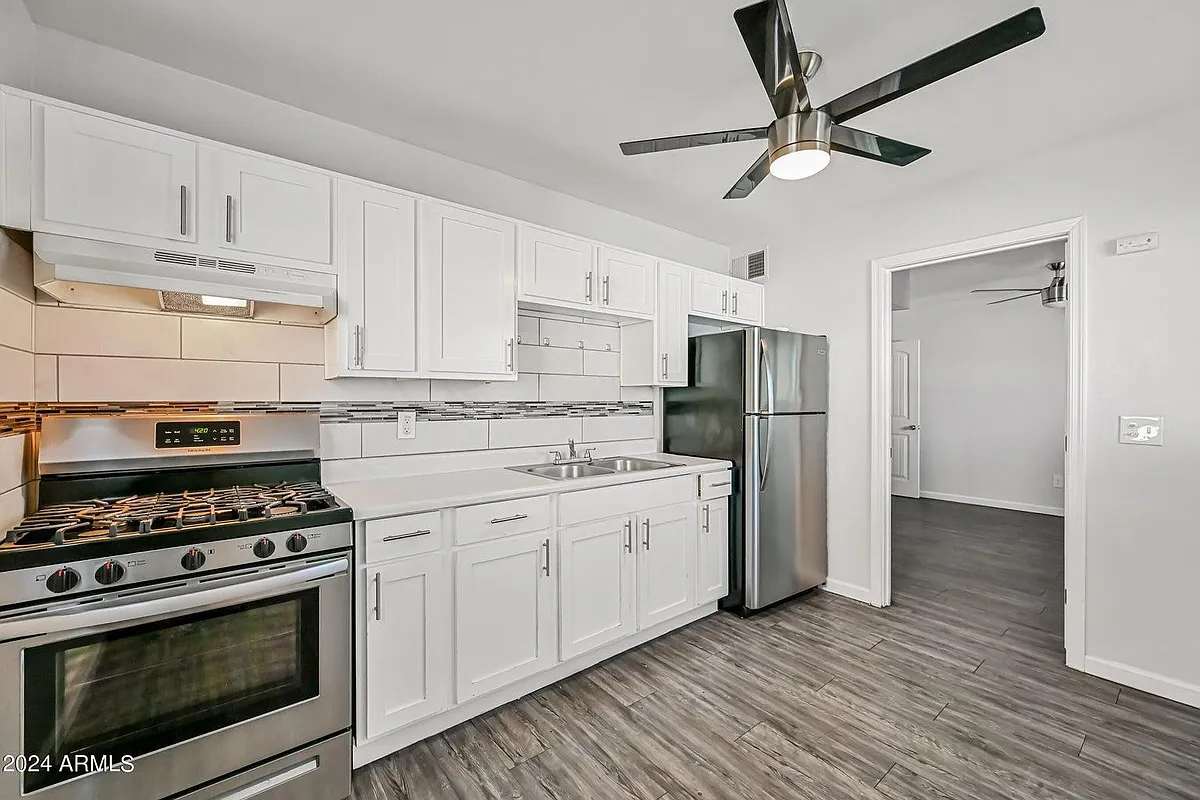 Building Photo - 1744 W Glendale Ave #2