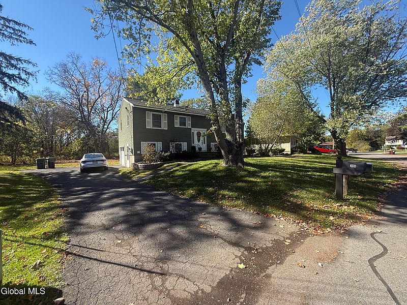 3rd image of 17 Dorchester Drive