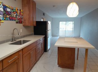 Oxford Court Condo, North Miami, FL 33161