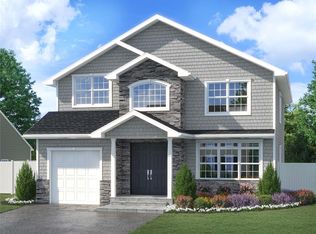 15 Pearl Dr, Plainview, NY 11803