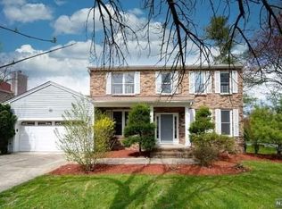 542 Ridgeland Ter, Englewood, NJ 07631