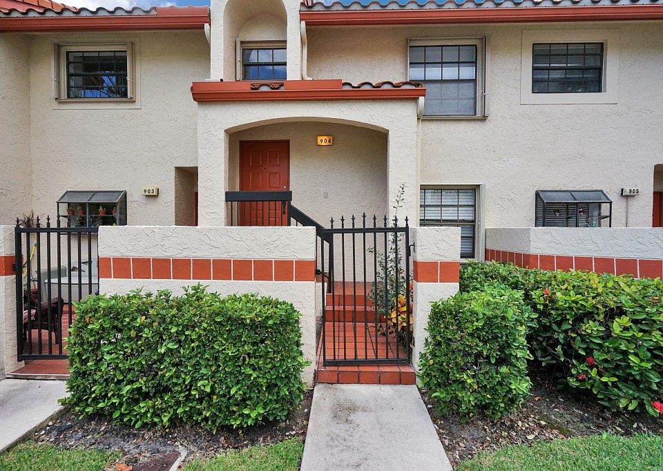 1st image of 904 Congressional Way