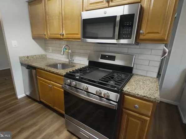 3376 Woodburn Rd APT 33, Annandale, VA 22003