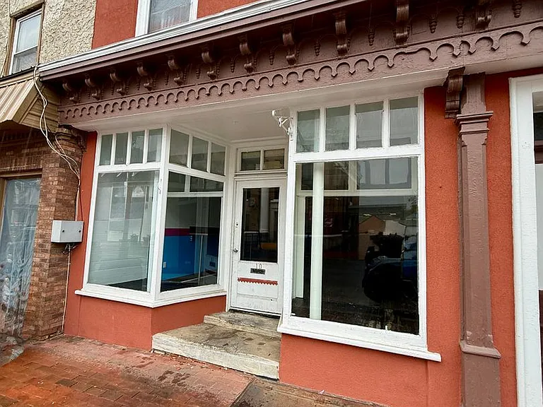 10 S Main St — Photo 1
