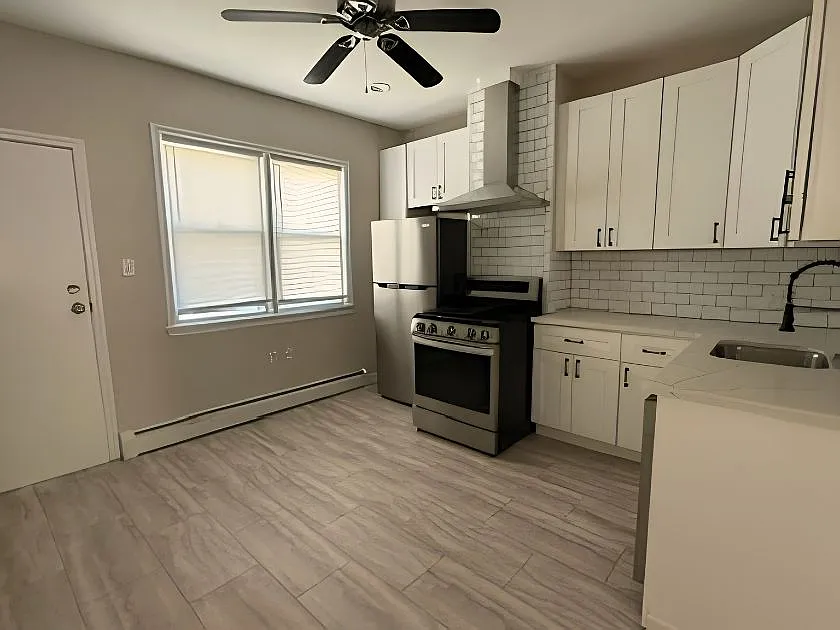 3 bed, $2,450 — Photo 3