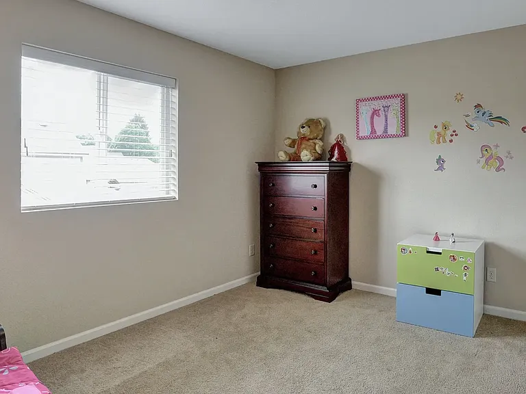 6196 NE Sherborne St — Photo 19