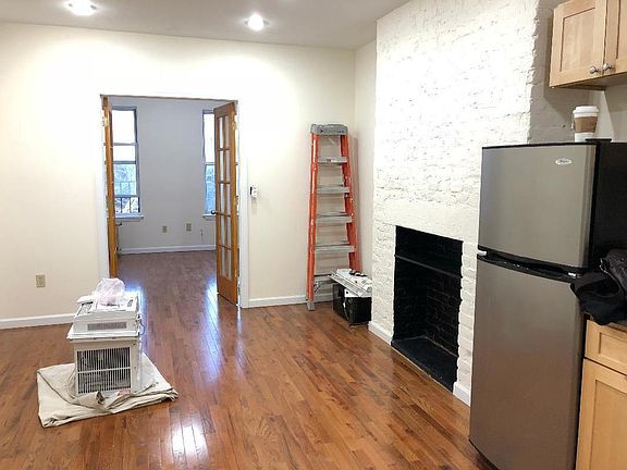 4th image of 107 E 2nd St APT 12