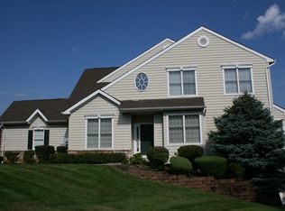 96 Patriot Hill Dr, Bernards Twp, NJ 07920