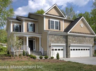 905 Olympian Cir SW, Vienna, VA 22180