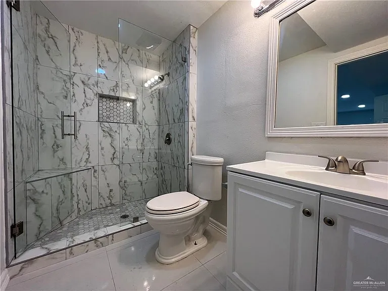 415 S 17th St — Photo 36