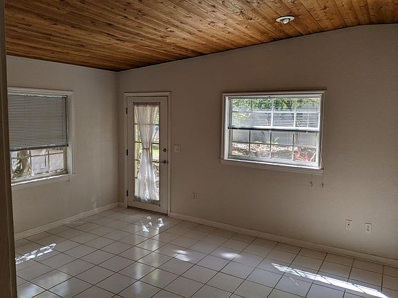 5th image of 1011 Washington Ave