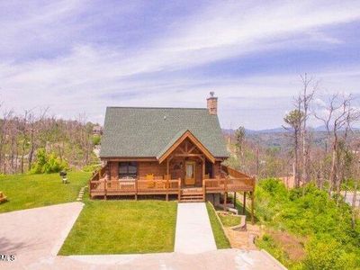 604 Pinecrest Dr, Gatlinburg, TN 37738 | Zillow