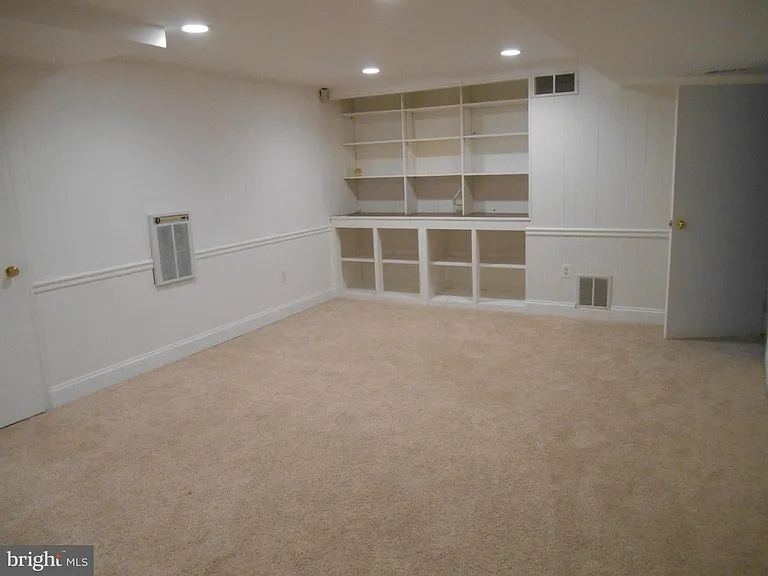 5809 Greenlawn Dr — Photo 7