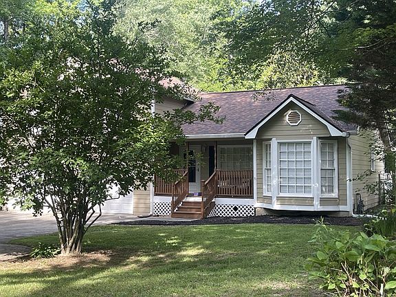 4th image of 96 Frances Dr