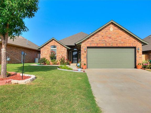 3rd image of 7420 Meadow Lake Dr