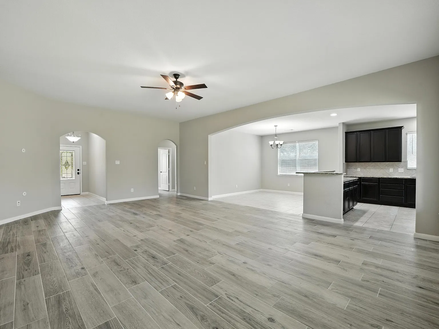 3 bed, 1961 sqft, $2,200 — Photo 4