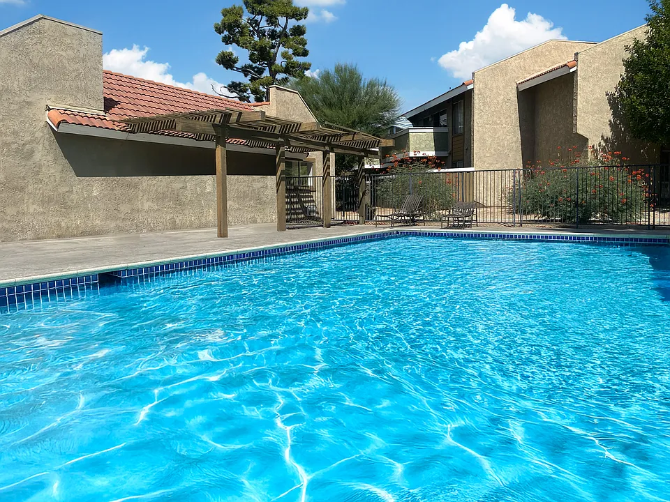 Amberwood Villas Apartments