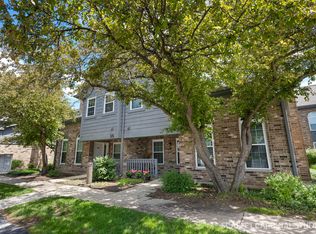 35 Foxcroft Rd APT 123, Naperville, IL 60565