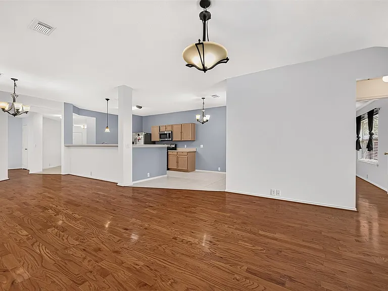6807 Lauderwick Ct — Photo 13