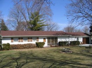 704 Tomahawk Dr, Ottawa, IL 61350