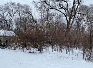 411 Lily Lake Rd N, McHenry, IL 60051