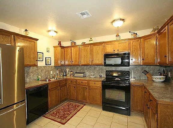 5th image of 1305 E Bryan Ave