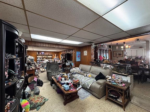 4th image of 110 E Ridge Rd