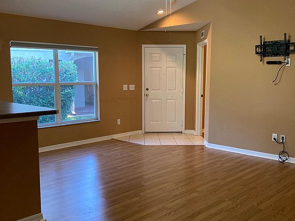 4th image of 5849 Wrenwater Dr