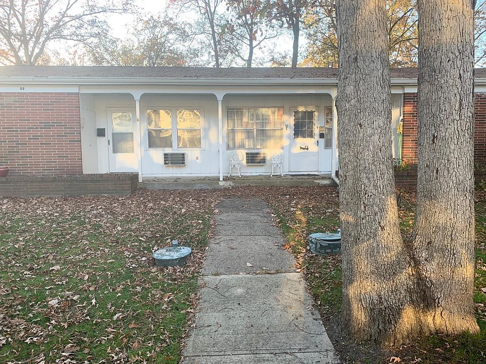 1st image of 98D Edinburgh Ln