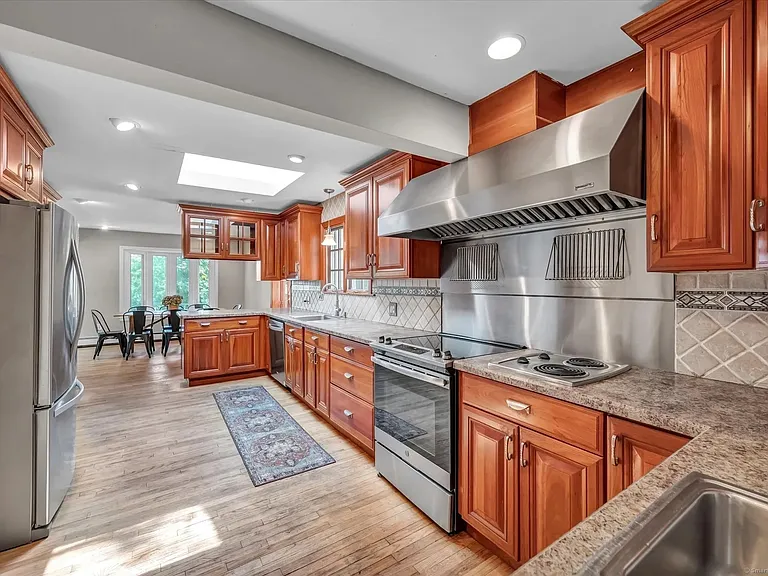 421 Hemlock Point Dr — Photo 8