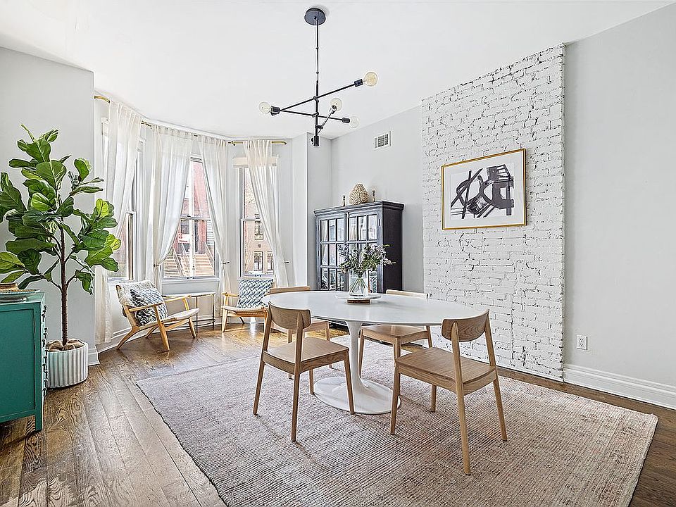 1st image of 695 De Graw St #1