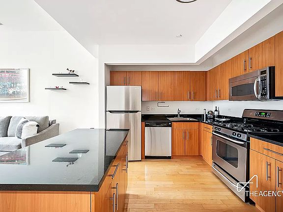 4th image of 20 West St APT 22K