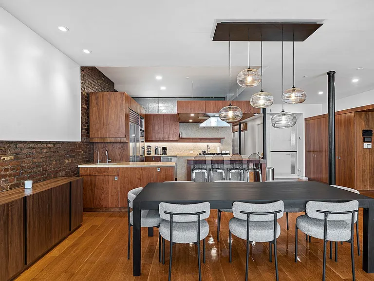 10 E 14th St #6 — Photo 13