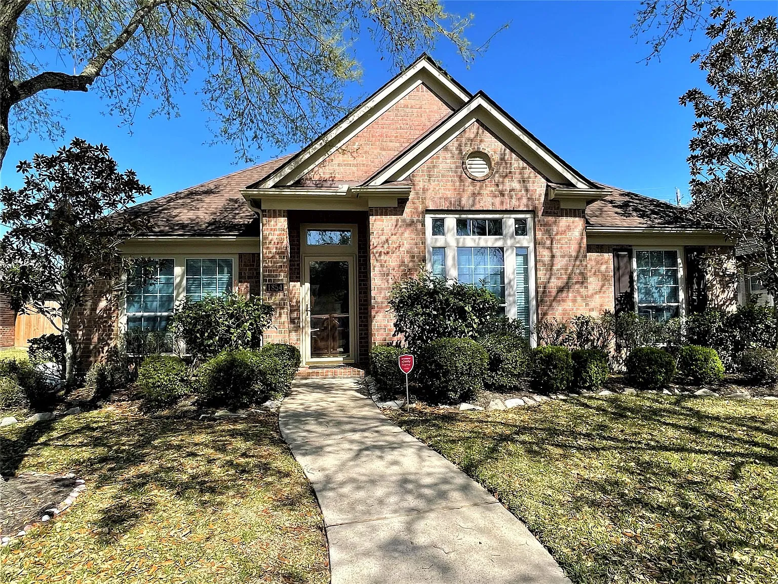 3 bed, 2.0 bath, 2276 sqft, $2,450 — Photo 1