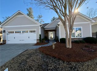 132 Abbey Cir, Woodstock, GA 30188