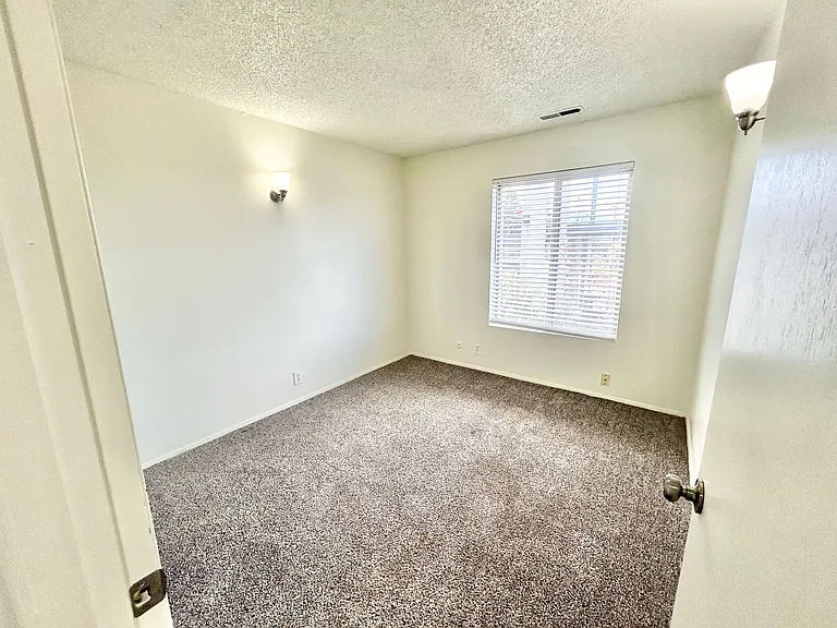 Foothill Terrace — Photo 132