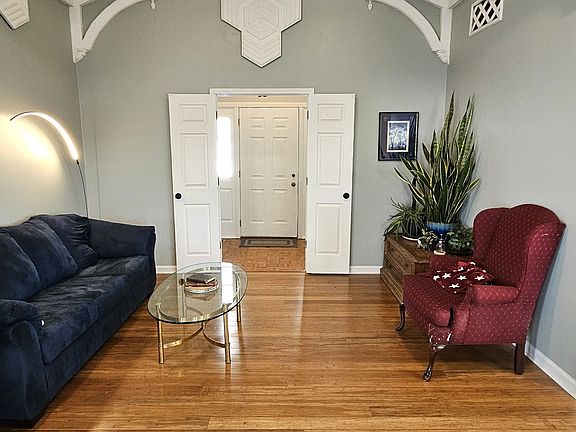 4th image of 6218 Old Farm Ln