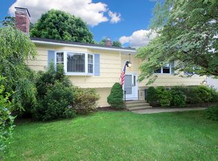 64 Brook Hill Rd, Hamden, CT 06514