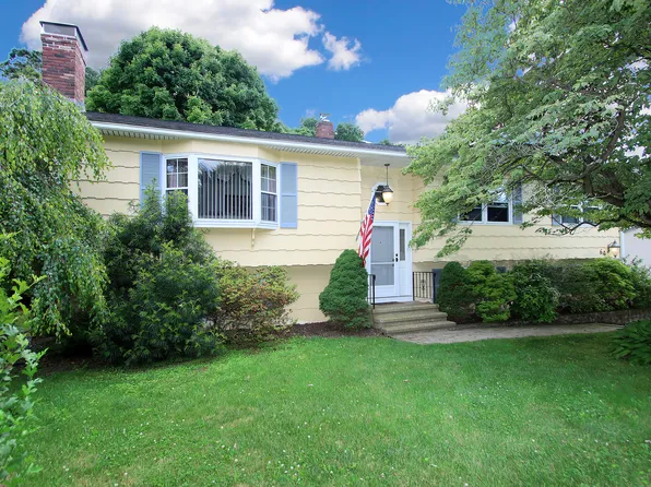 64 Brook Hill Road, Hamden, CT 06514