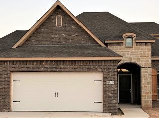 1415 E Boston Ct, Broken Arrow, OK 74012